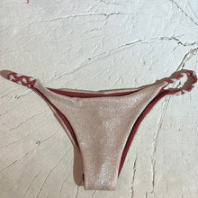 Carica l'immagine nel visualizzatore di Gallery, Costume
